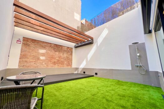 Piso exterior con terraza en barcelona Zona Glorias