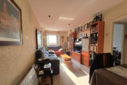 Piso exterior con terraza en barcelona Zona Glorias